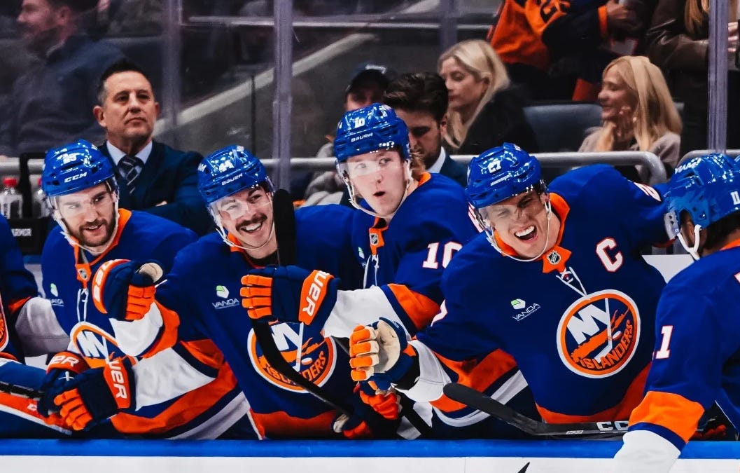 Mathieu Darche weighs in on Anders Lee and Jean-Gabriel Pageau ahead of the NHL trade deadline, as both Islanders veterans speak on their futures.