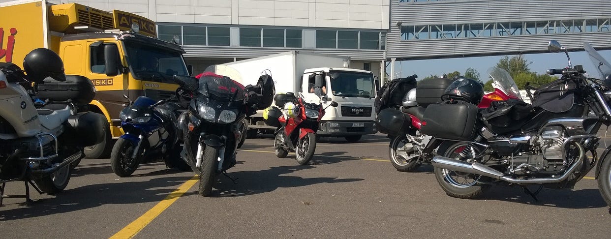 Esperando para embarcar en el ferry a Helsinki.