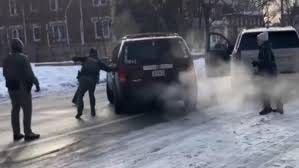 Video shows moments before ICE officer ...