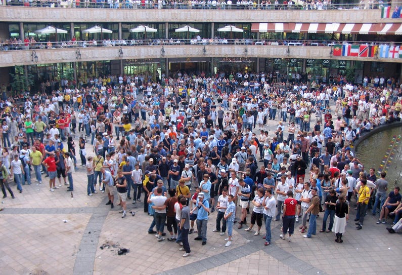 Supporters de football au stade olympique de Kiev. 