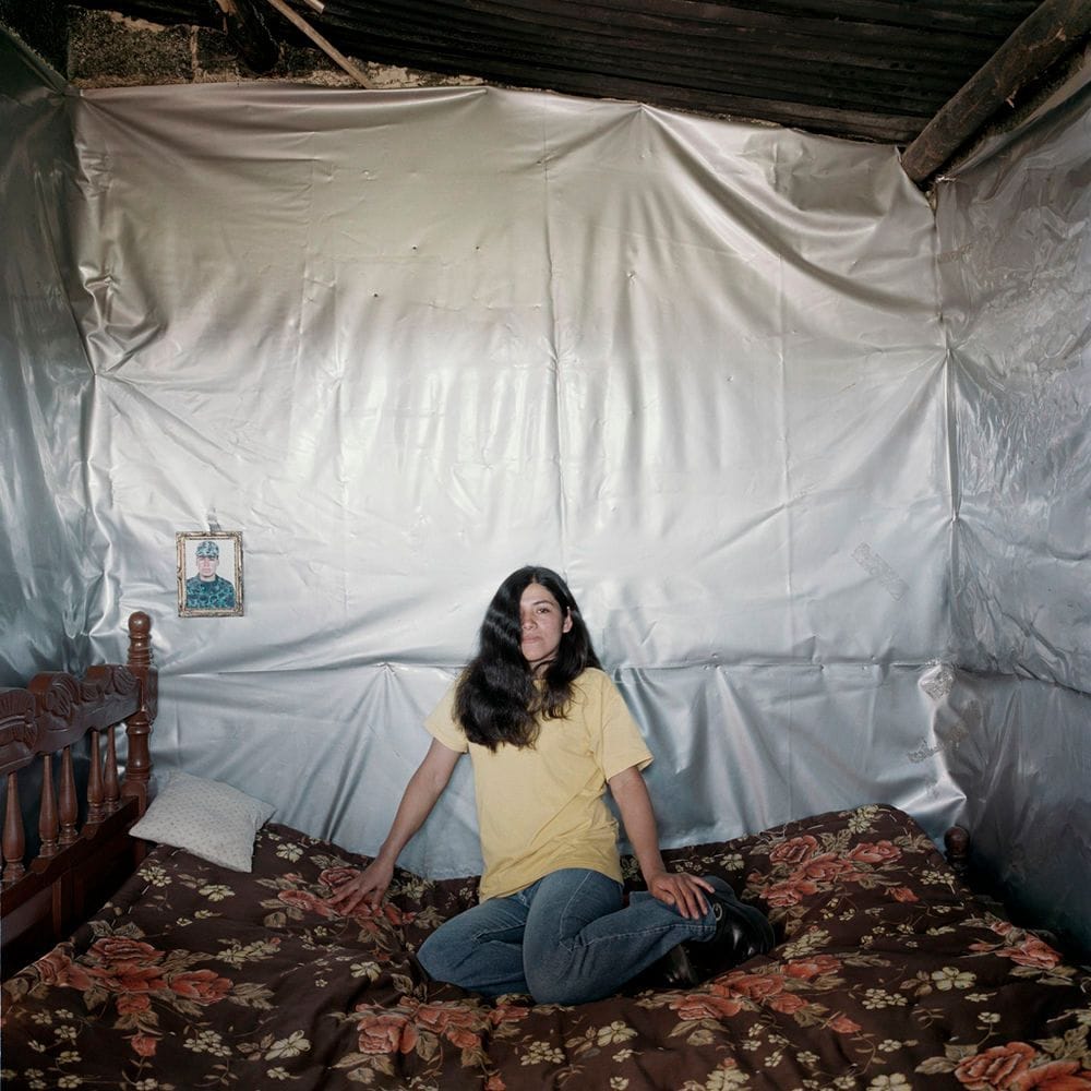 Alec Soth - Dog Days, Bogotá - Untitled 16, 2003
