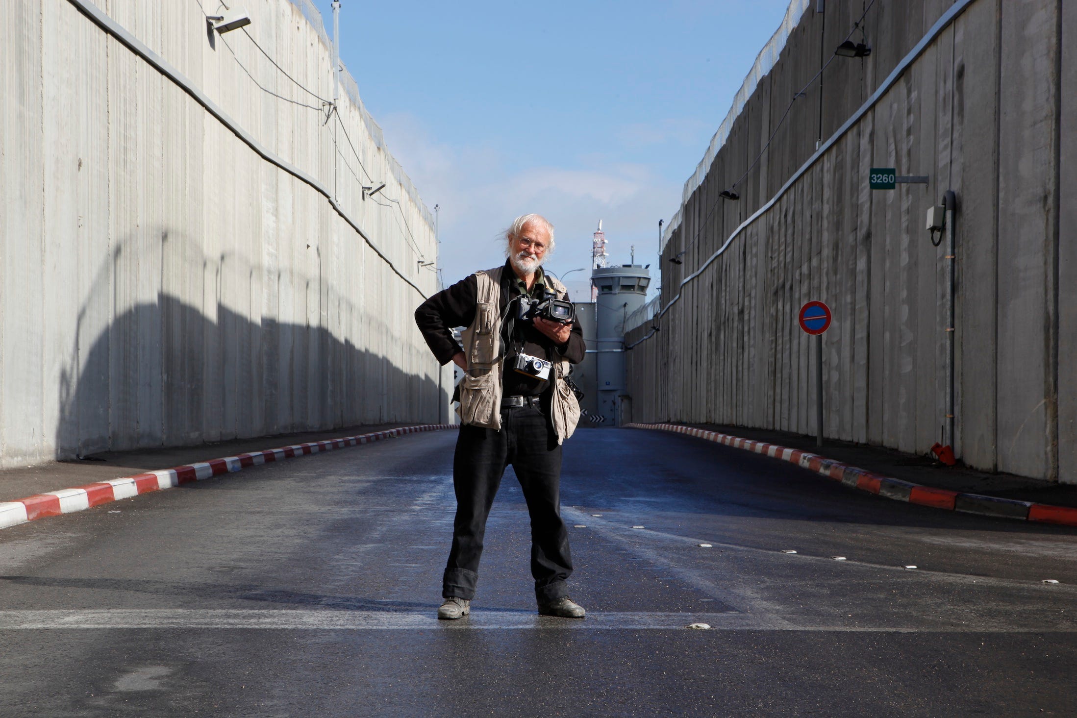 Koudelka Shooting Holy Land - dafilms.com | watch online