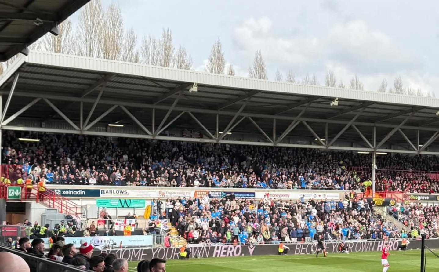 May be an image of football, crowd and text that says "公 S3) xeinadin BARLOWS ARI LOW5 M0 LIMIWN liyegrove YOUR WNHERO. NWVN HERO EYGRROWNHRRO." May be an image of football, crowd and text that says "公 S3) xeinadin BARLOWS ARI LOW5 M0 LIMIWN liyegrove YOUR WNHERO. NWVN HERO EYGRROWNHRRO."