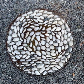 Pebbly Mosaic Patio Accents