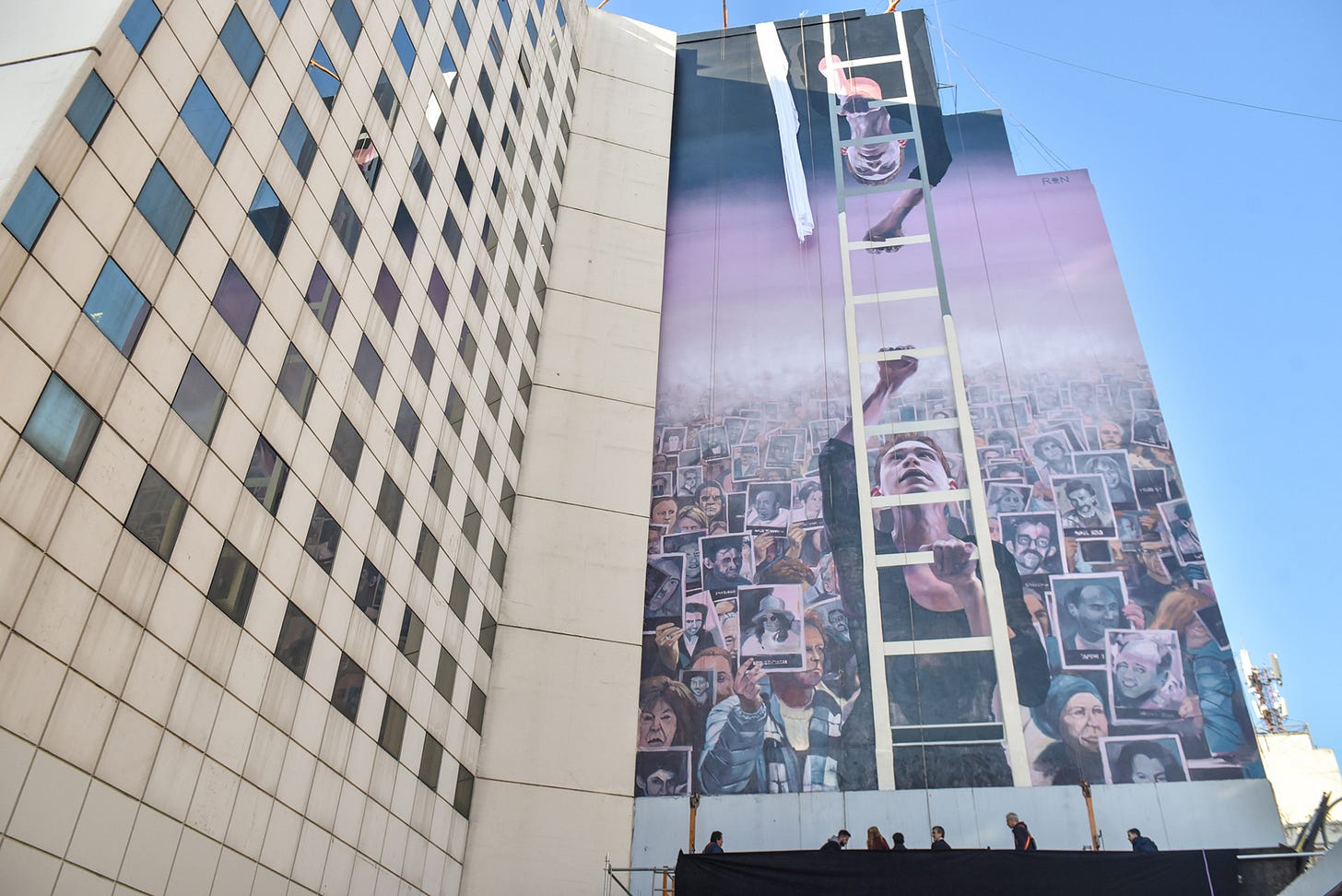 23 fotos de la inauguración de "El Muro de la Memoria" en la AMIA - Infobae