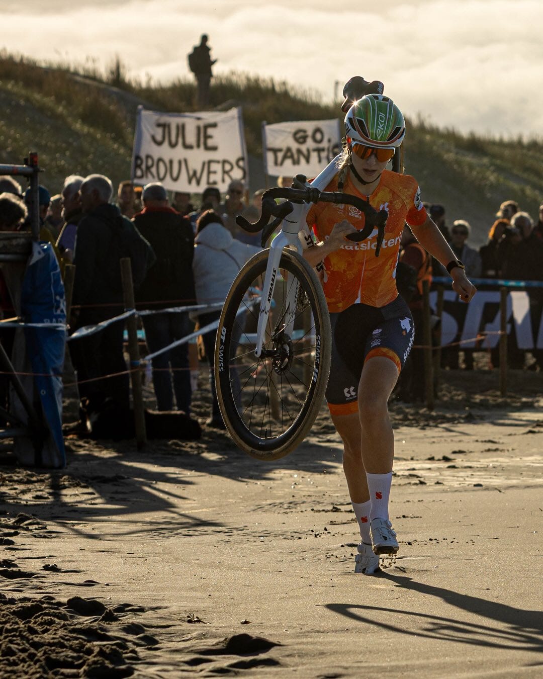 No photo description available.