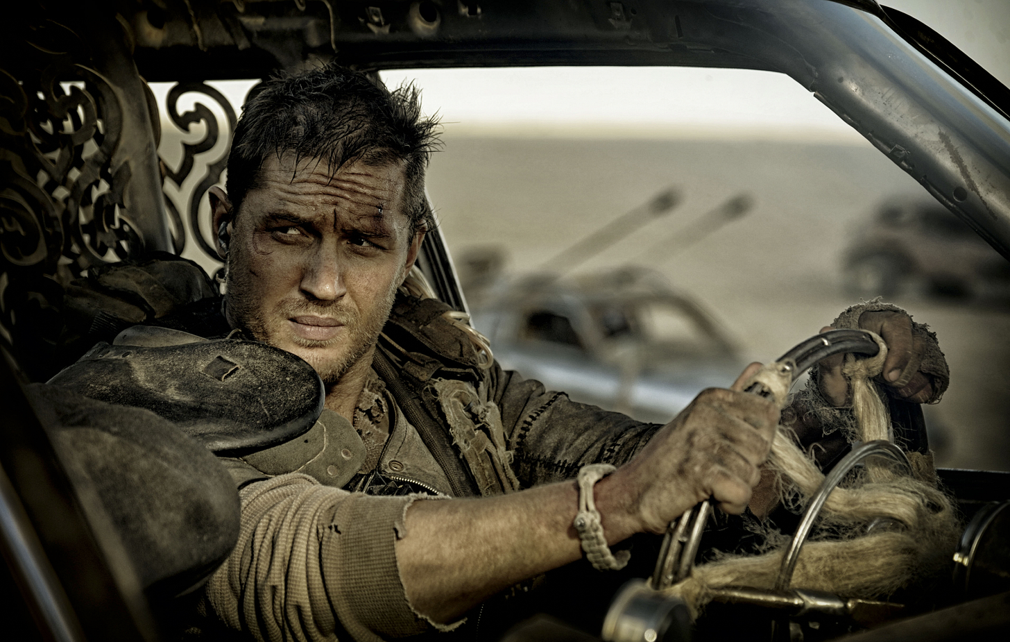 Tom-Hardy-MAD-MAX-FURY-ROAD Tom-Hardy-MAD-MAX-FURY-ROAD