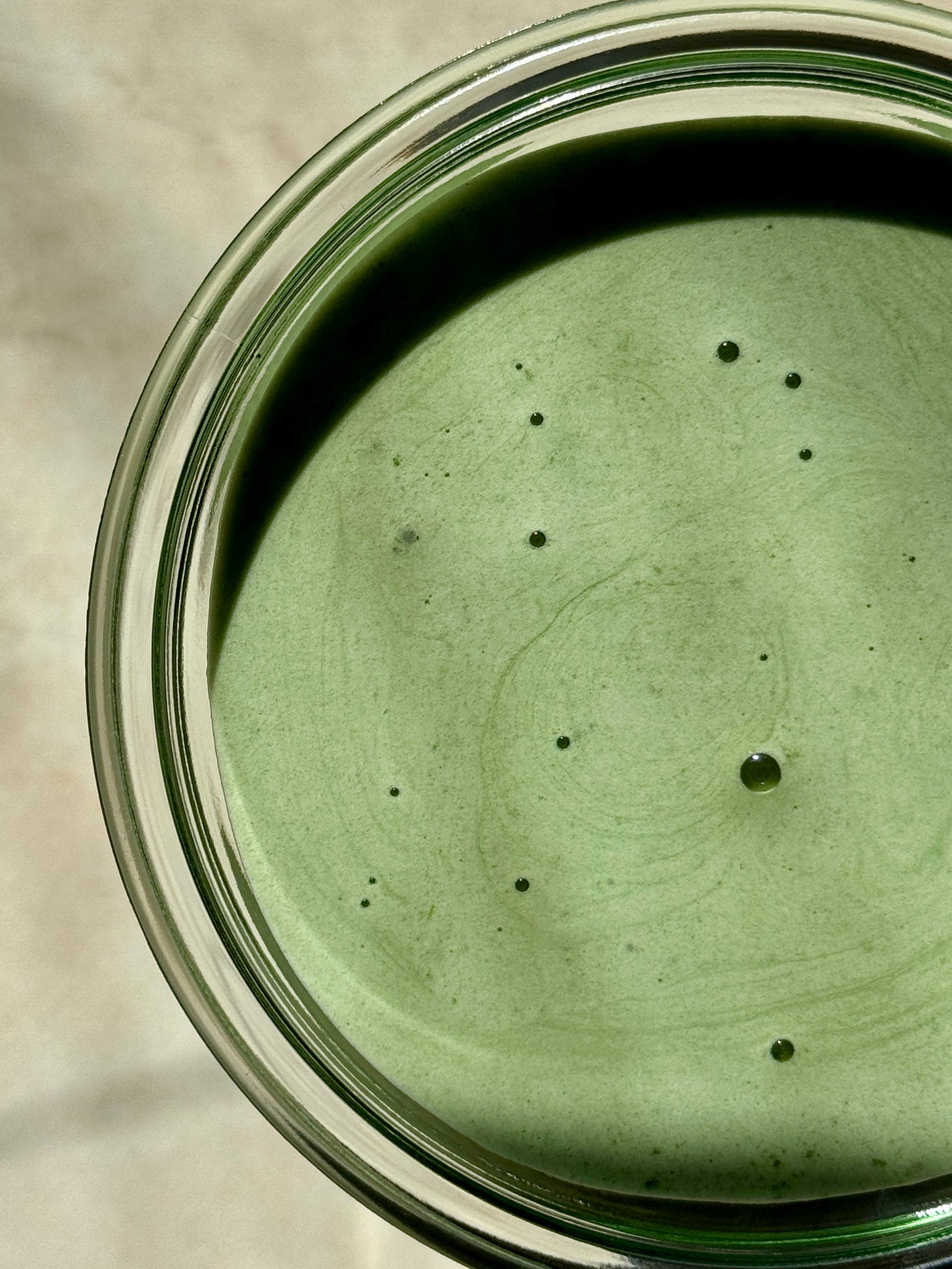 green smoothie in a weck jar