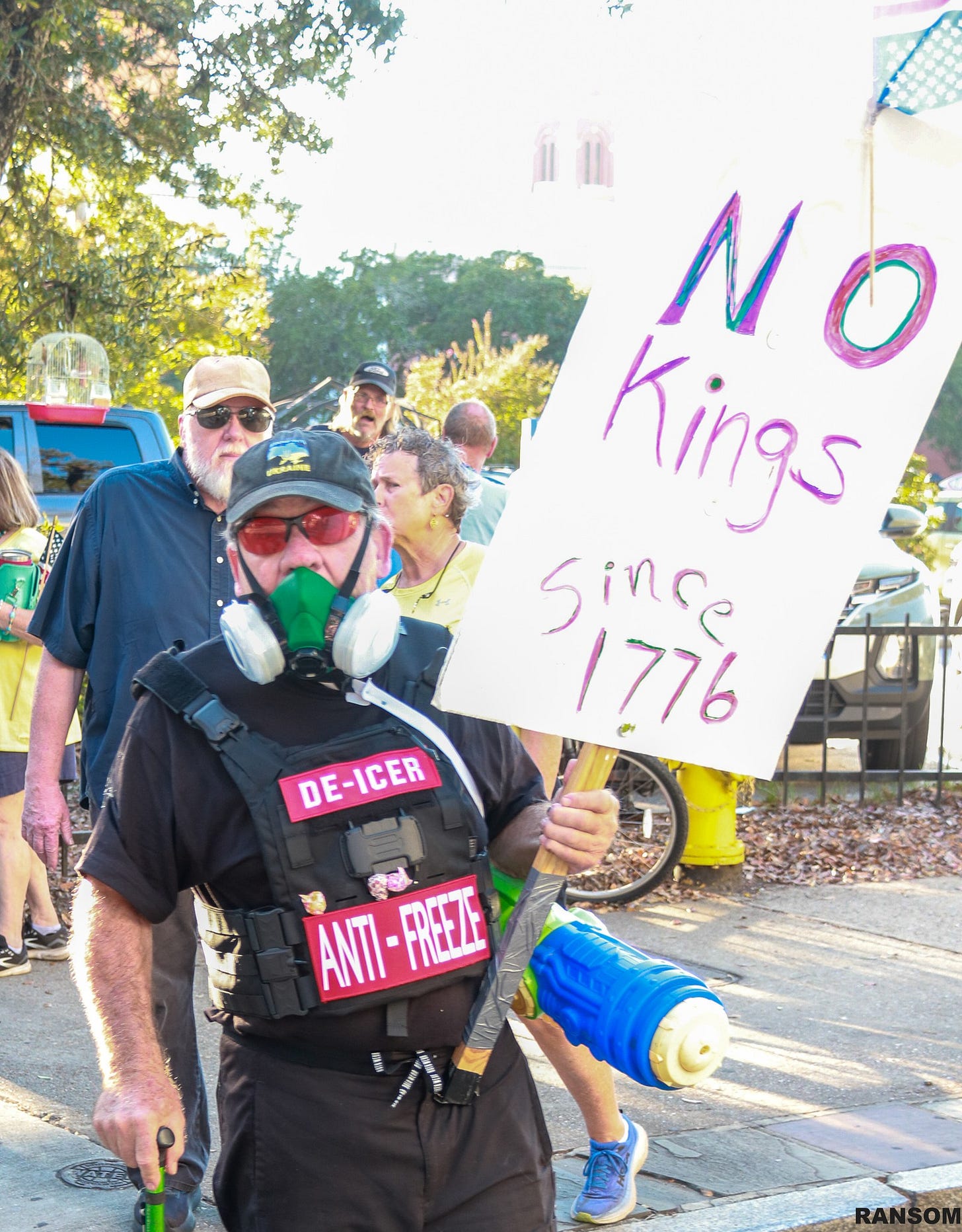 May be an image of crowd and text that says 'N Kings since 1776 DE-ICER ANTI-FREEZE ANTI- หว FREEZE GAMI SAMIA'