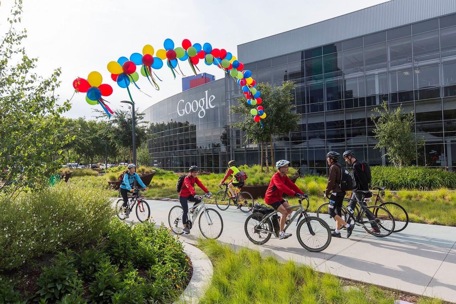 Why the headquarters of iconic tech companies are tourist attractions