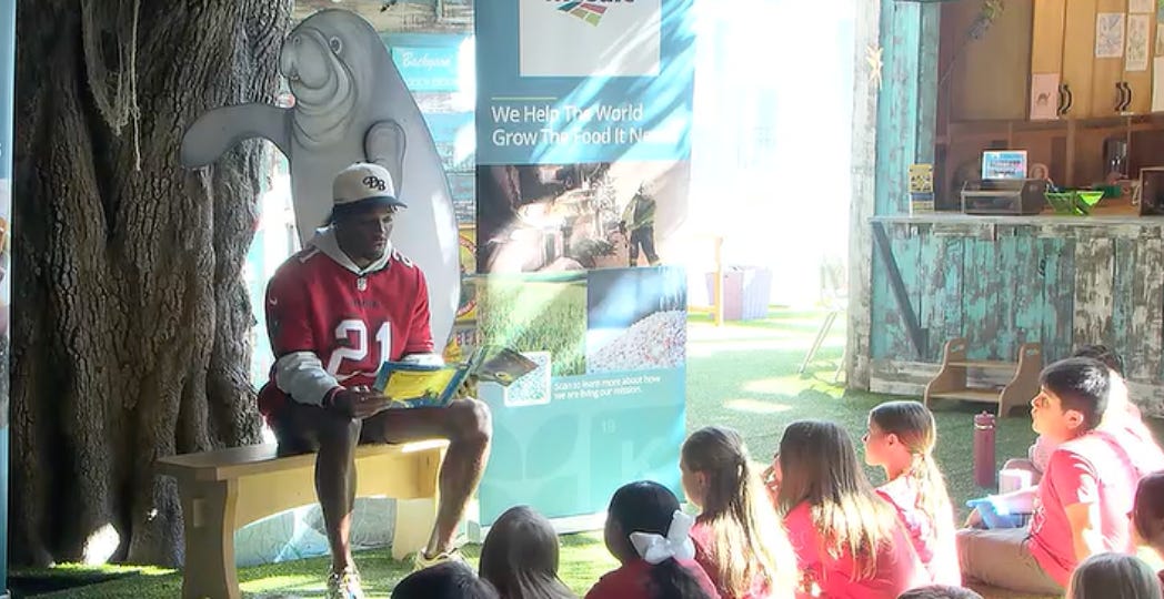 Tampa Bay Buccaneers Player Benjamin Morrison Promotes Literacy During Visit with Myakka Elementary Students