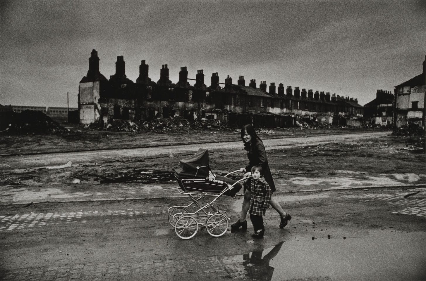 Don McCullin - Photographs by Don McCullin | Exhibition review by Mark  Durden | LensCulture