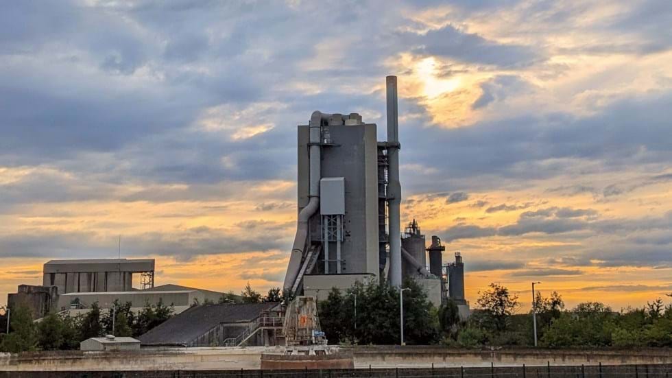 Cemex to install world-first hydrogen process at UK cement plant - News -  The Chemical Engineer