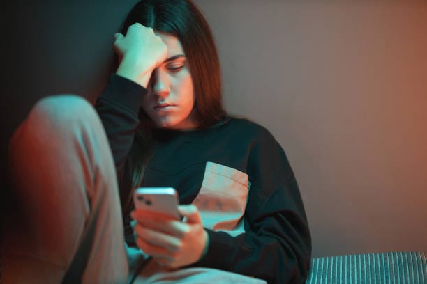 70+ Anxious Scared Girl Looking At Phone Seeing Bad News Stock Photos,  Pictures & Royalty-Free Images - iStock
