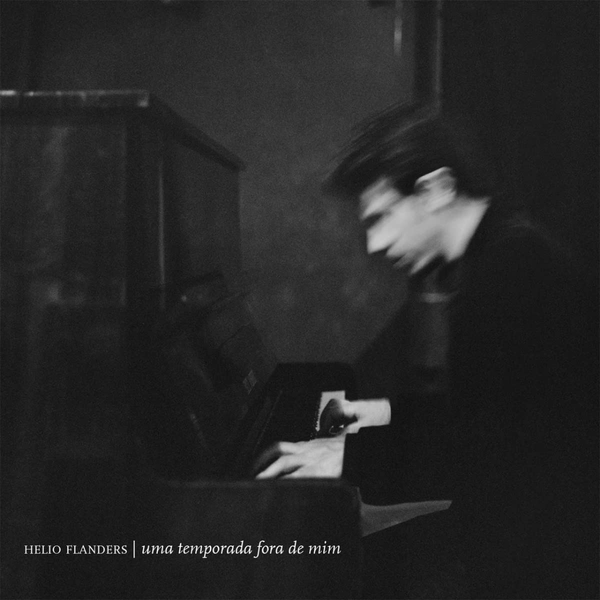 Hélio Flanders Uma Temporada Fora De Mim CD : Hélio Flanders:  Amazon.com.br: Instrumentos Musicais