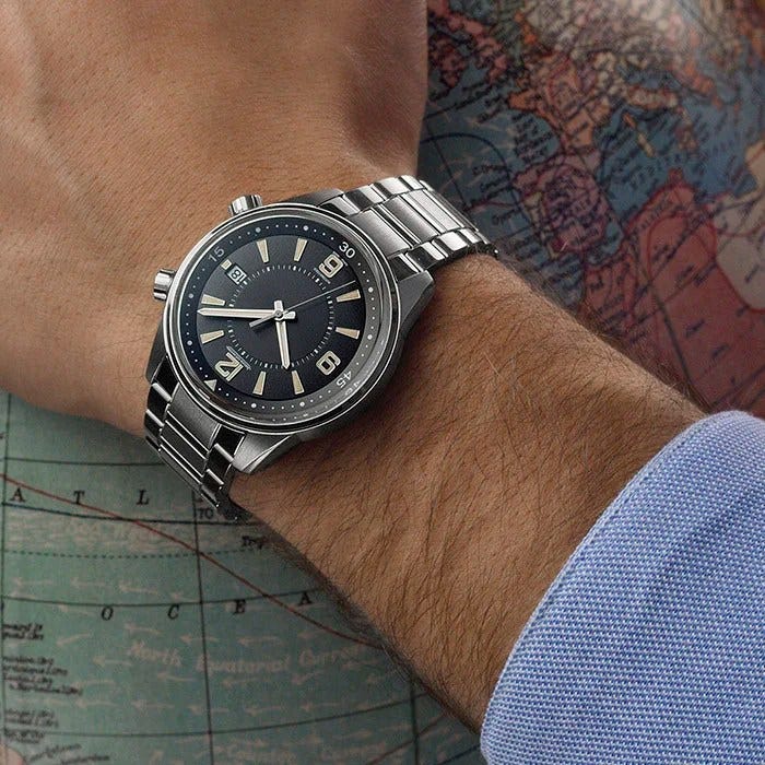  The Polaris Date projects a strong vintage vibe thanks to the vanilla-colored Super-LumiNova on the hands and markers. 