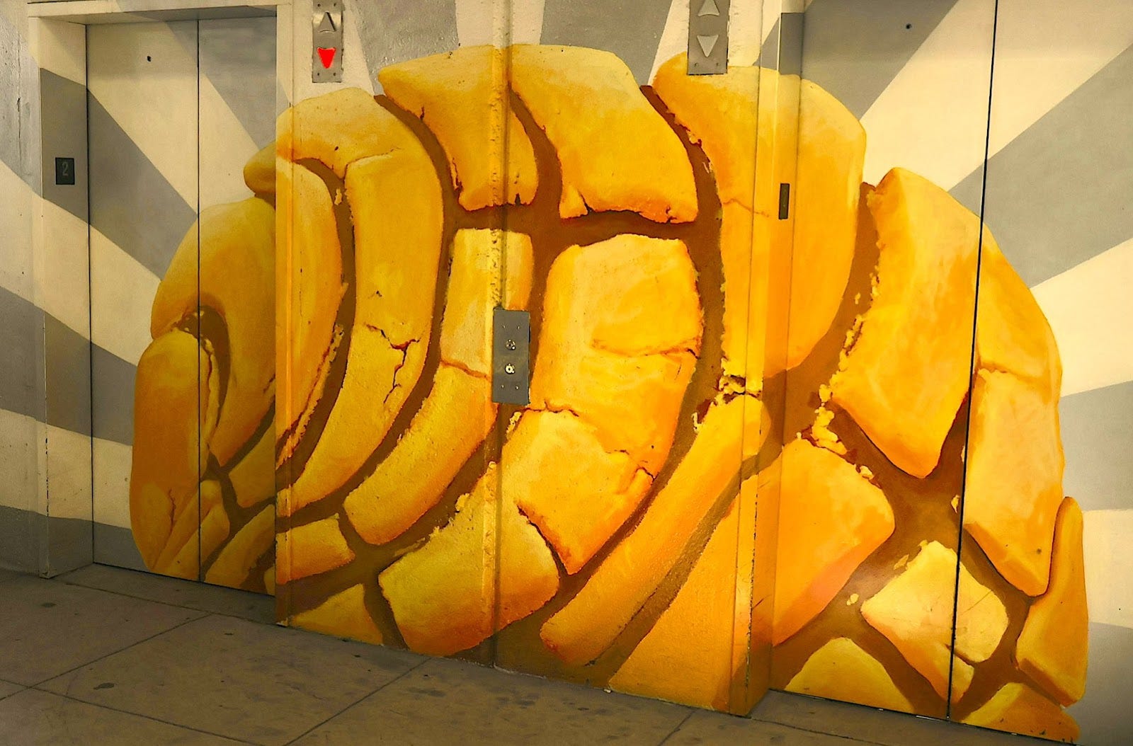 Latino Art Welcomes International Travelers