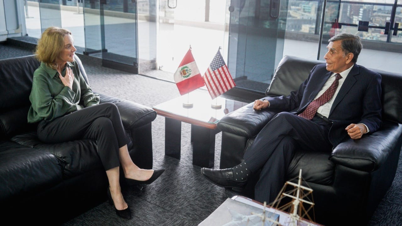  Embaixadora dos EUA Peru CIA Lisa Kenna