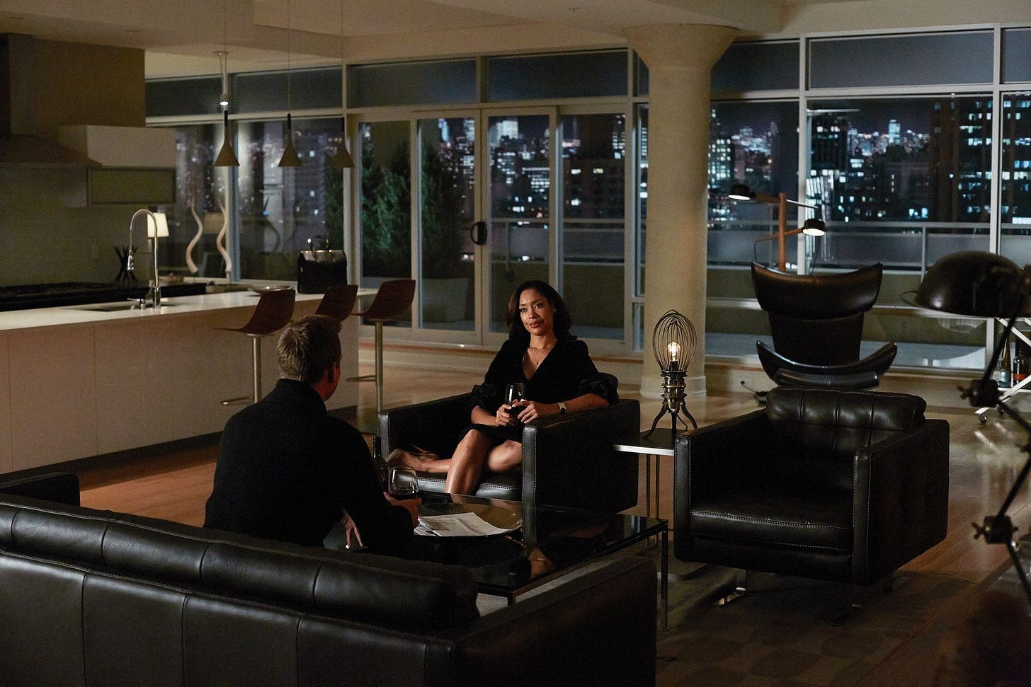 Diseño y LEY: Así son los interiores de la serie SUITS | Architectural  Digest España