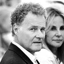 What is a gentlemen's agreement? Photo illustrated by Viscount and Lady Rothermere.