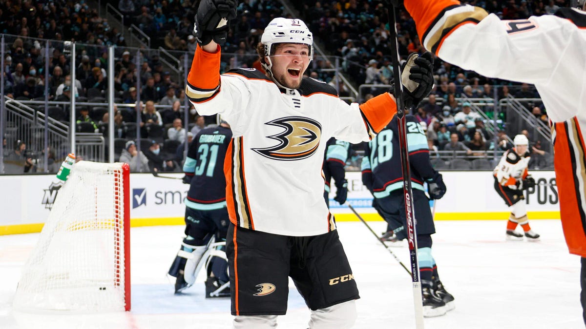 The Hockey Writers Daily - Oilers' Offseason Trade Bait, Mason McTavish Buzz & Consensus Draft Rankings