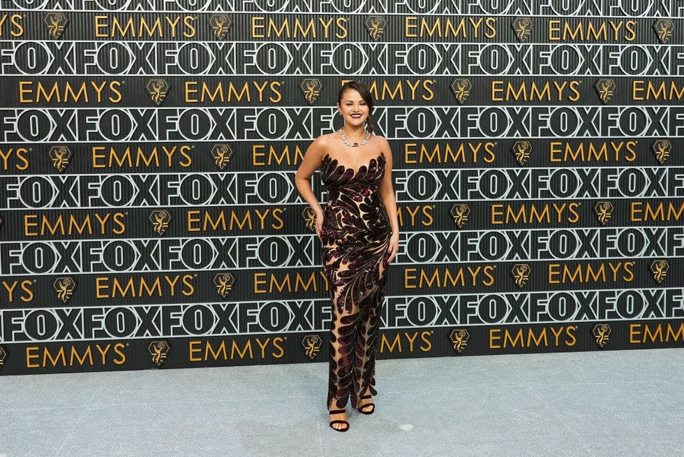 Selena Gomez Wears Oscar de la Renta Dress to Emmy Awards Selena Gomez Wears Oscar de la Renta Dress to Emmy Awards