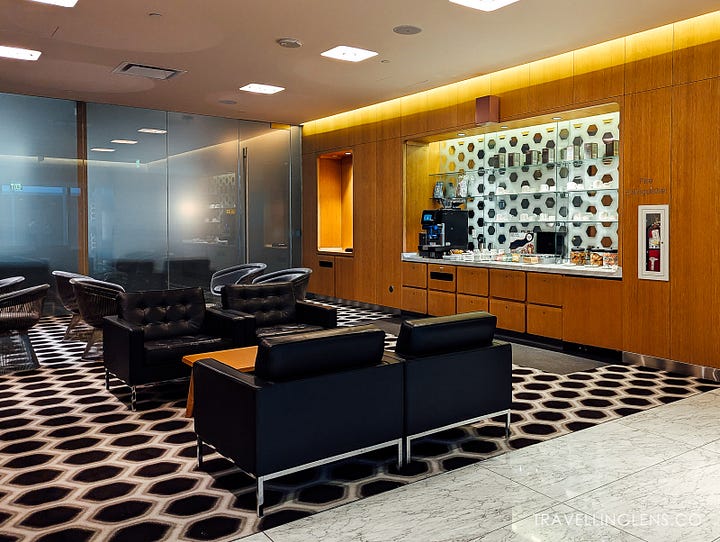Qantas First Class Lounge, LAX