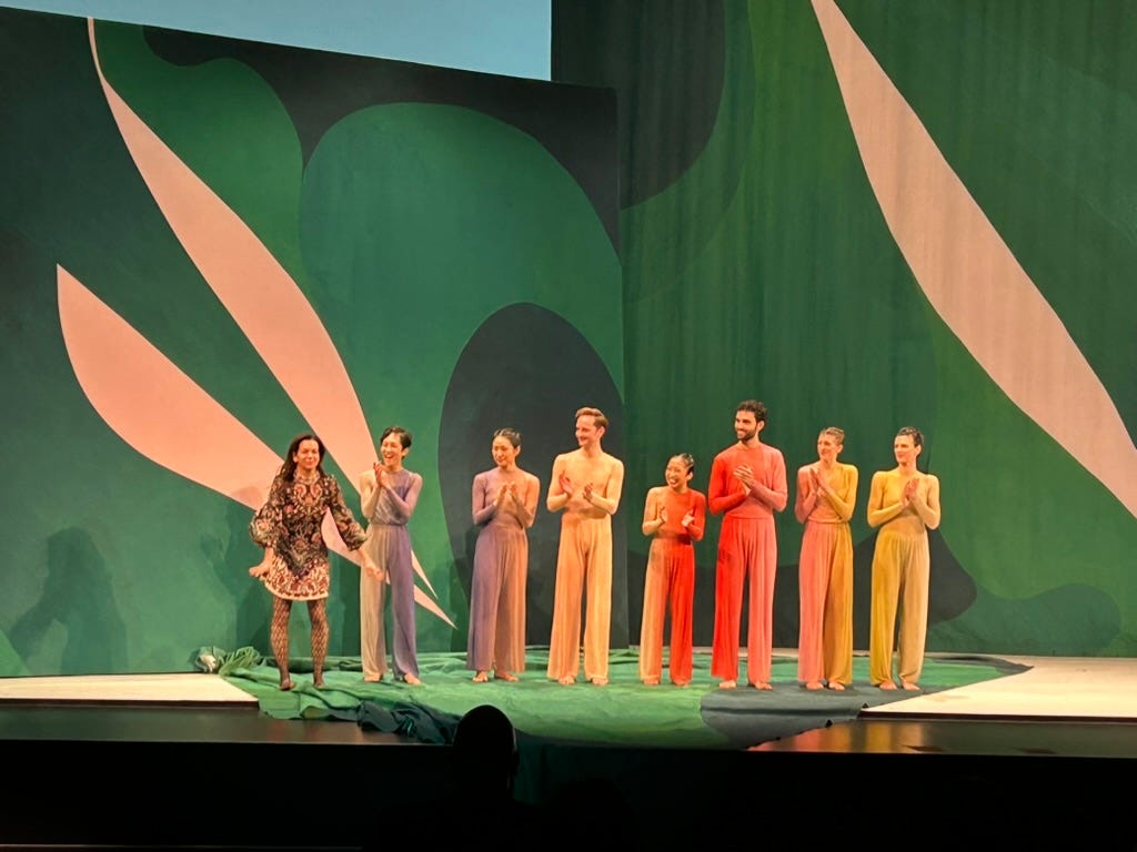 Behold the dark green - Marina Harss / Dancing Around