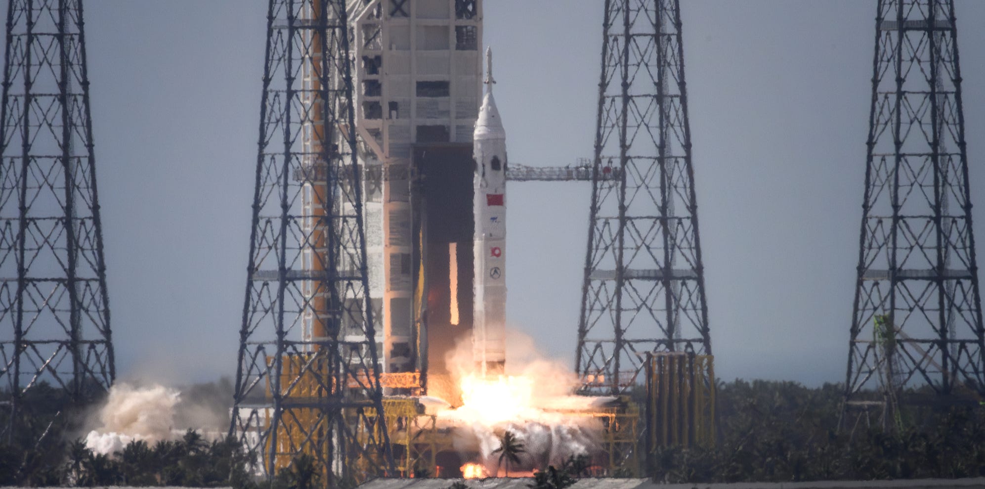 The Long March 10A test booster lifting off from Launch Complex 301 at the Wenchang Space Launch Site on February 11th 2026 for Mengzhou’s in-flight abort test and reusable booster demonstration flight.