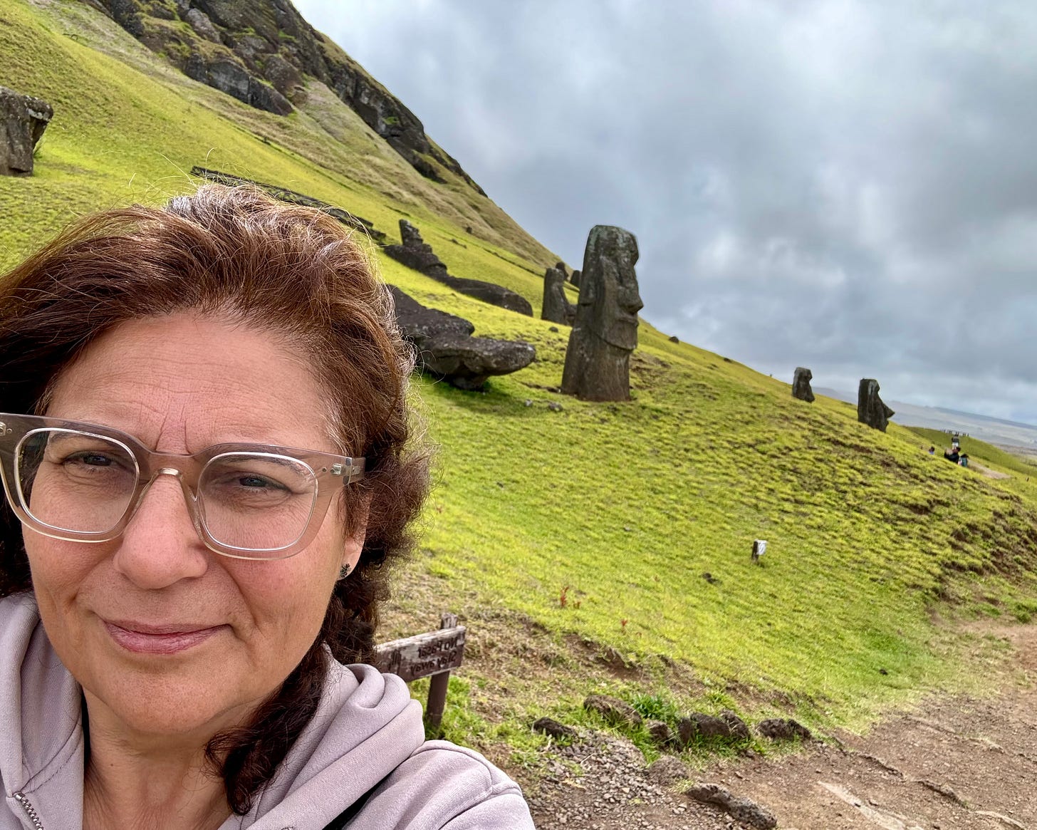 La autora en isla de Pascua.