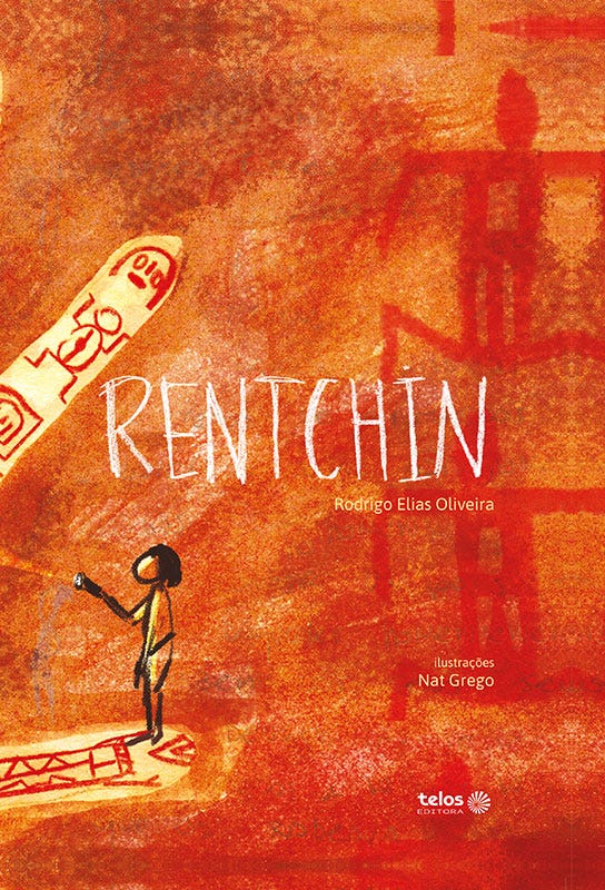 #descrevemospravocê  Capa do livro infantil Rentchín, escrito por Rodrigo Elias Oliveira, com ilustrações de Nat Grego. A obra é publicada pela Telos Editora.  O fundo da capa é em tons quentes de vermelho, laranja e marrom, com textura que lembra rochas pintadas. Ao centro, está o título Rentchín, escrito com letras brancas e irregulares, como se fossem desenhadas com giz ou carvão. Abaixo do título, em letras pequenas, está o nome do autor, Rodrigo Elias Oliveira. Um pouco mais abaixo, à direita, o crédito das ilustrações: Nat Grego. No canto inferior direito, aparece o logotipo da editora, com o nome “Telos Editora” e o desenho de um pequeno sol estilizado.  No lado esquerdo da imagem, uma criança de pele escura e cabeça arredondada, com cabelos curtos, aparece em pé, segurando uma lanterna. A luz da lanterna ilumina uma superfície com desenhos vermelhos que lembram pinturas rupestres ou grafismos indígenas. Ao fundo e nas laterais da capa, há figuras humanas estilizadas, símbolos geométricos e formas ancestrais feitas em tons de vermelho escuro, como se estivessem gravadas na pedra. A composição sugere uma atmosfera de descoberta e conexão com memórias antigas.