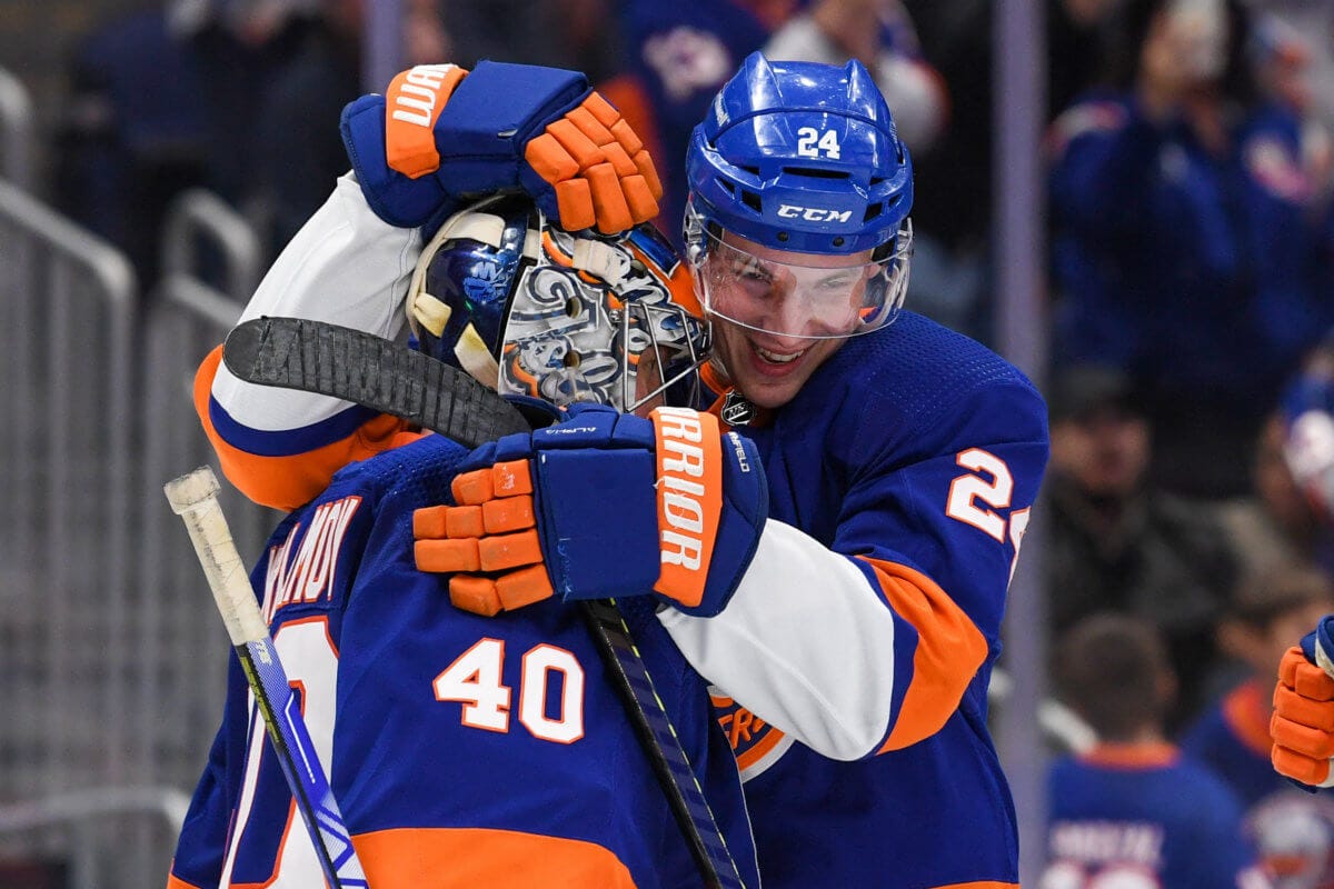 Islanders come alive late to breeze past Senators | amNewYork