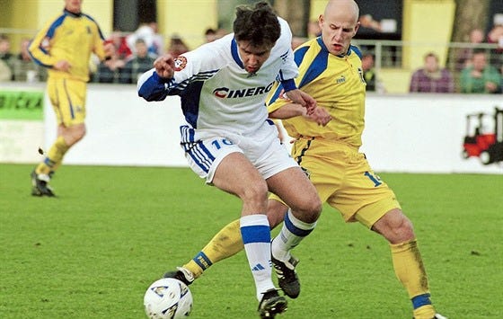 V drnovickém dresu brněnský odchovanec Marcel Cupák (v bílém) ožil. Po návratu...