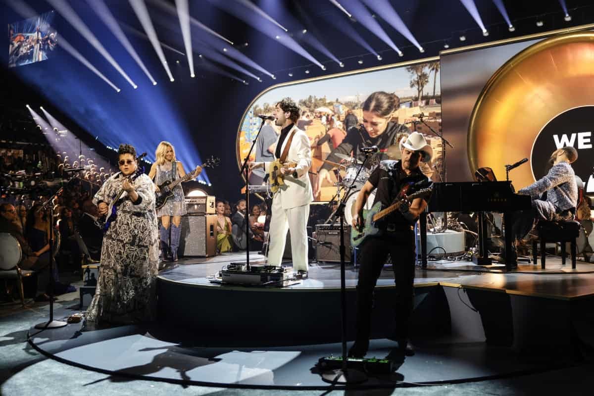 Dawes Opens 2025 GRAMMYs With Emotional Rendition of “I Love L.A.” to Honor  WildFire-Stricken Communities - Music Mayhem