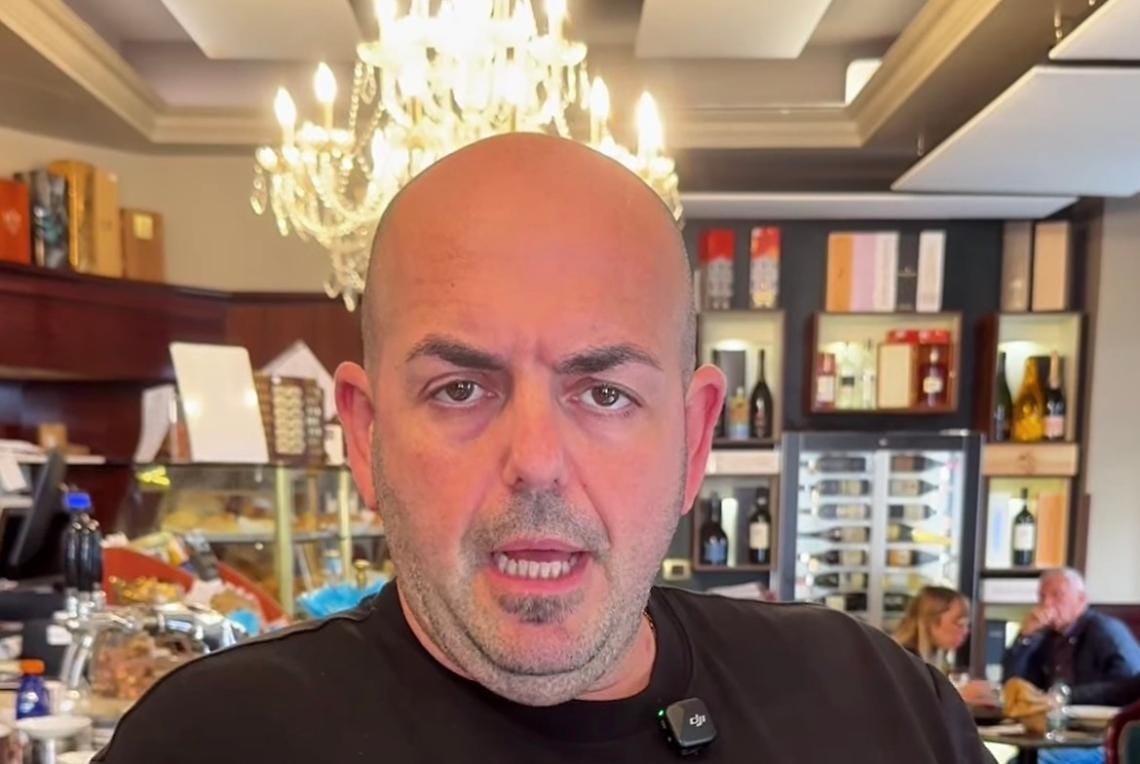 Torino piange Diego Portolecchia, il barista del Caffè D’Acaja morto a 43 anni Torino piange Diego Portolecchia, il barista del Caffè D’Acaja morto a 43 anni