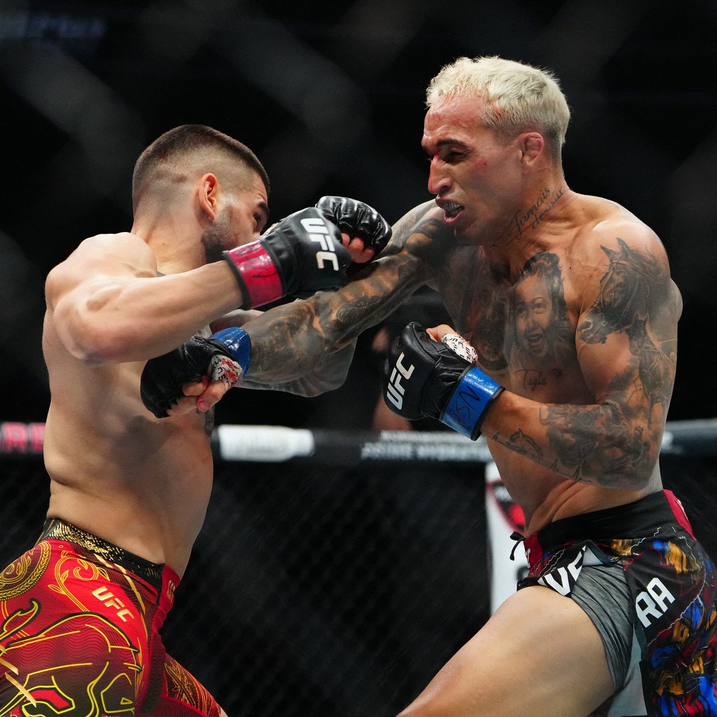 Topuria KO's Oliveira to win lightweight title at UFC 317 | Mixed Martial Arts News | Al Jazeera Topuria KO's Oliveira to win lightweight title at UFC 317 | Mixed Martial Arts News | Al Jazeera