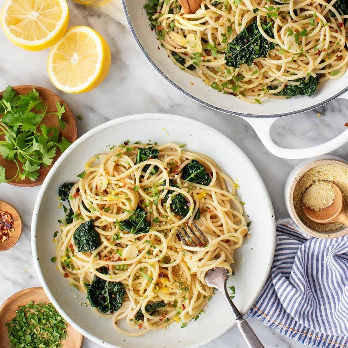 Spaghetti aglio e olio with kale Spaghetti aglio e olio with kale