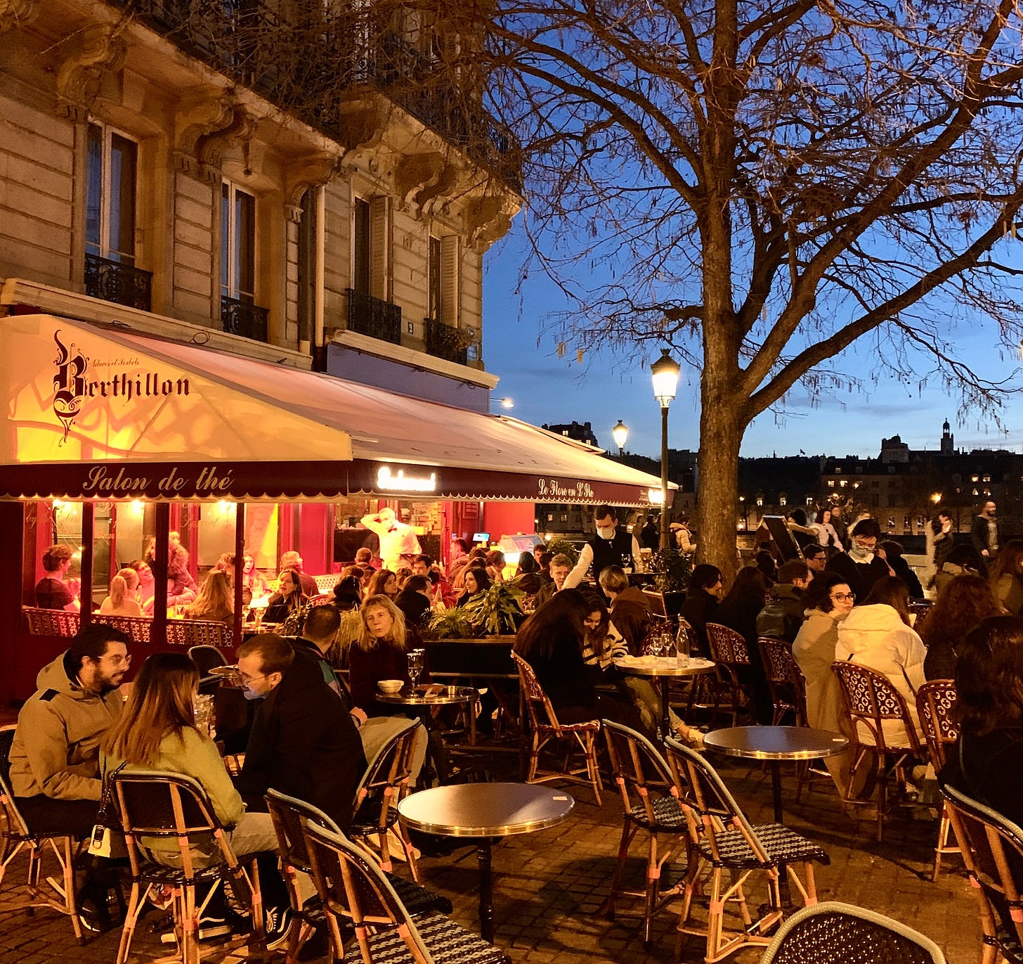 Blue hour on the  île Saint Louis