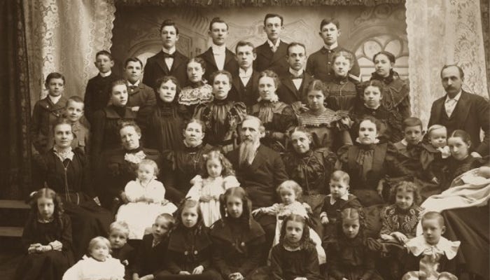 Polygamy / photo of family. Polygamy / photo of family.