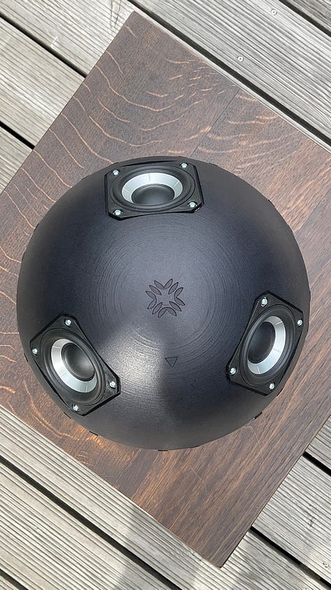 The Rebel - The evolution of Stefan Riedel's 393 beaamforing speaker