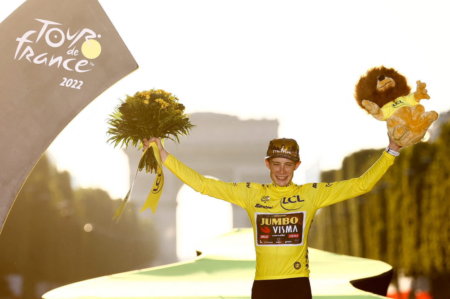 Quiet man Vingegaard wins maiden Tour de France title | Reuters