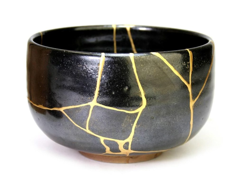 Kintsugi pottery