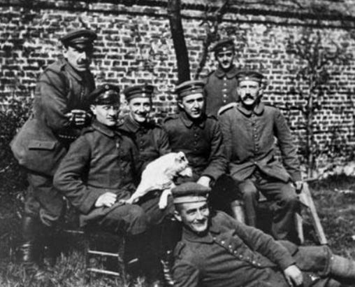 A group of men in military uniforms

AI-generated content may be incorrect.