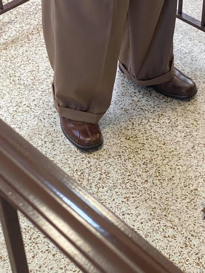 r/funny - If your lawyers pants look like this you going to jail.