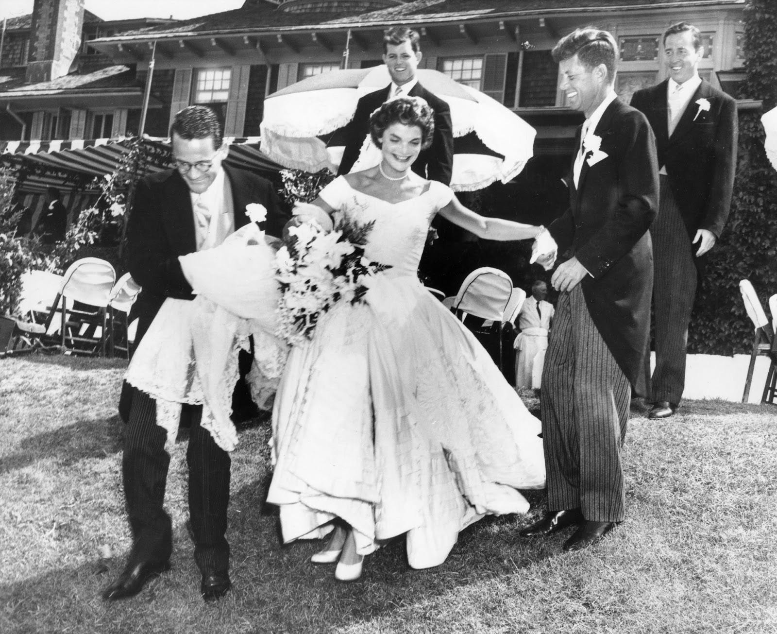 jackie kennedy wedding dresses 1953  Ann Lowe, Jacqueline Kennedy's Wedding dress