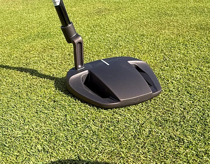 4 photos of the TaylorMade Spider Tour V