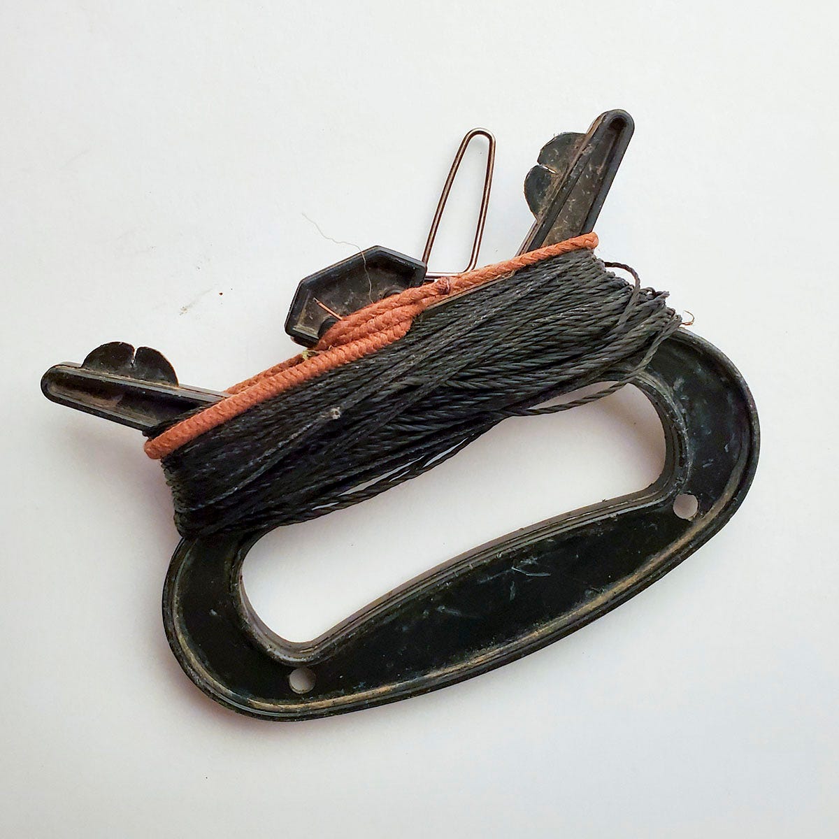 Jerk rig spool with hair band