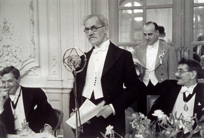 Prime Minister J. Ramsay MacDonald Speaking at Dinner of a Teachers'  Organization, London | International Center of Photography