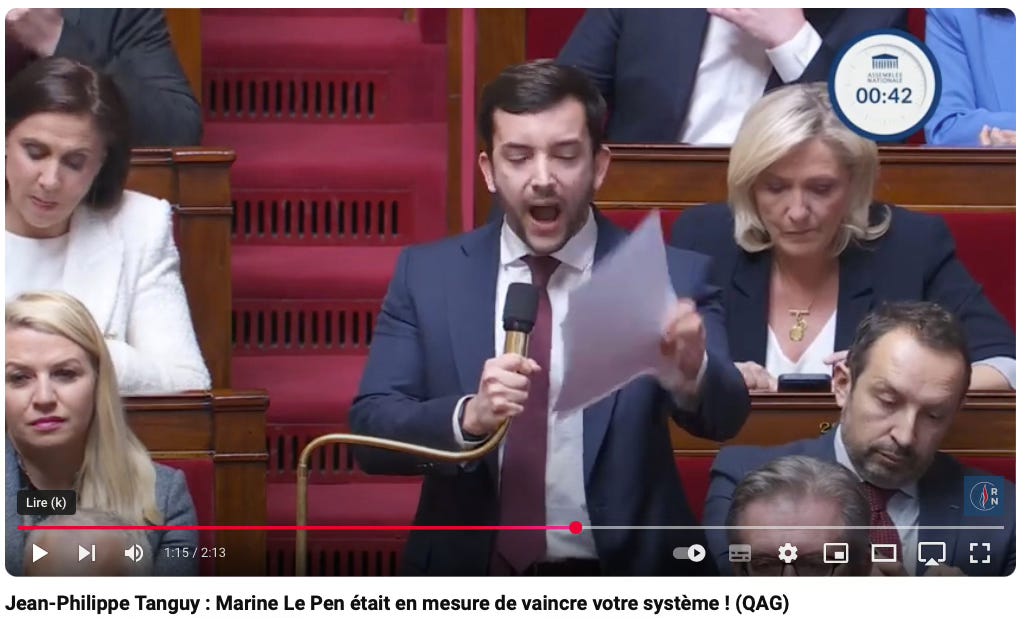 Vue du député Jean-Yves Tanguy dans un discours à l'Assemblée nationale