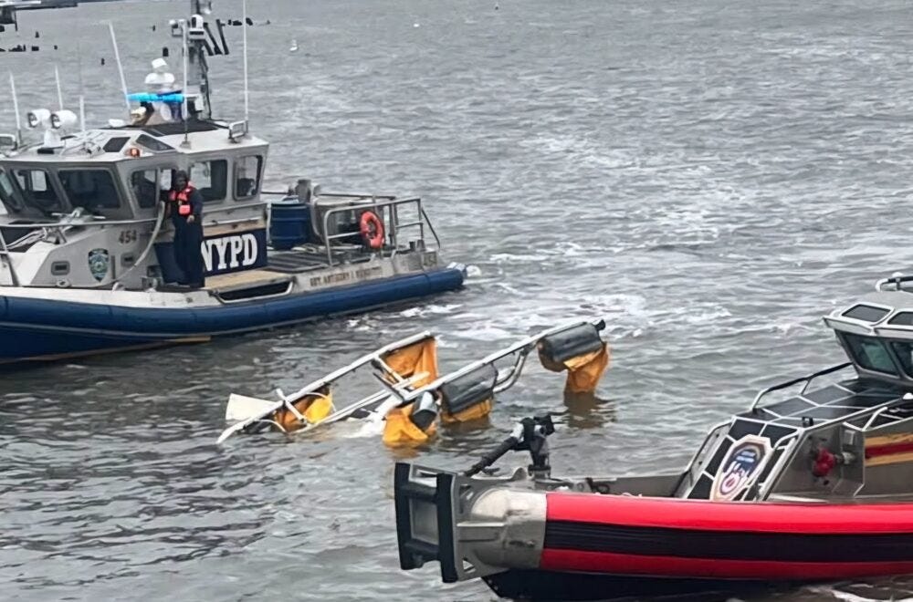 Tragedia en Nueva York: Helicóptero se desploma sobre el río Hudson - Miami Diario Tragedia en Nueva York: Helicóptero se desploma sobre el río Hudson - Miami Diario